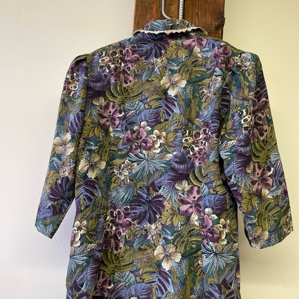 Floral Ruffle Women's Top - Picture 5 of 6